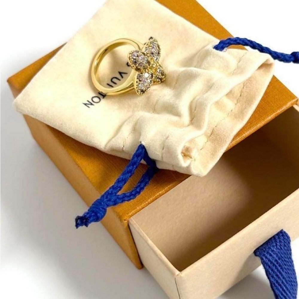 Louis Vuitton Gold Louisa Pointy Ring Size US 7 with dust bag and gift box. - Picture 7 of 7